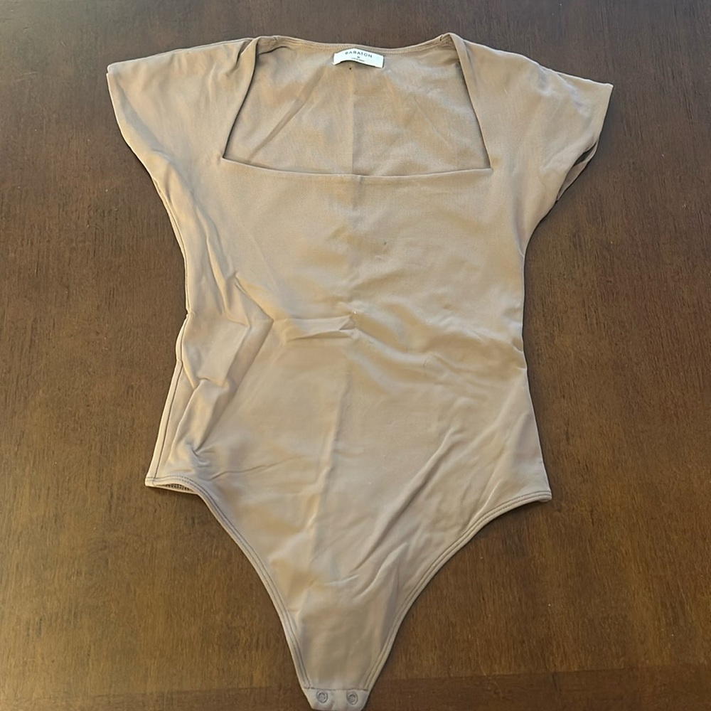 Aritzia Babaton Squareneck Contour Bodysuit